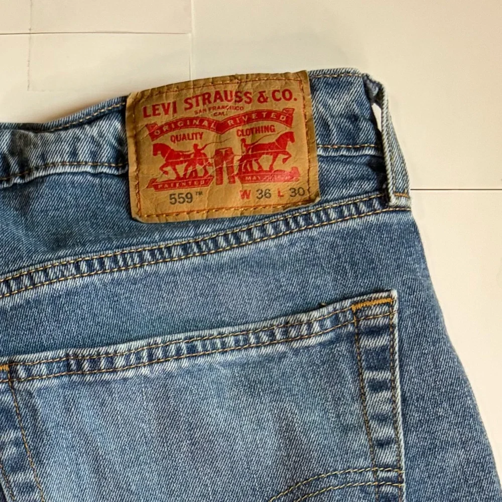Levi's Relaxed Fit Denim Blue Jeans for Men‎ size 36x30 style 559